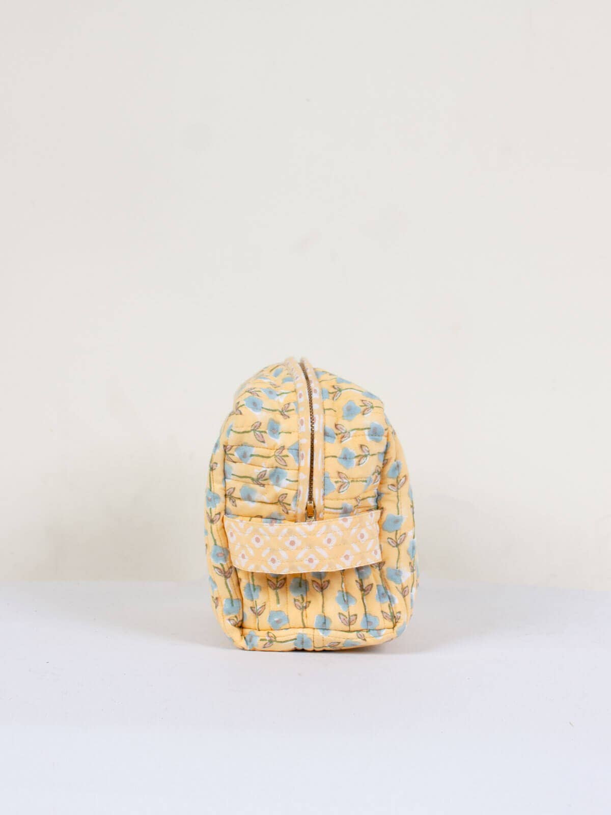 Small Garland Washbag, Buttermilk