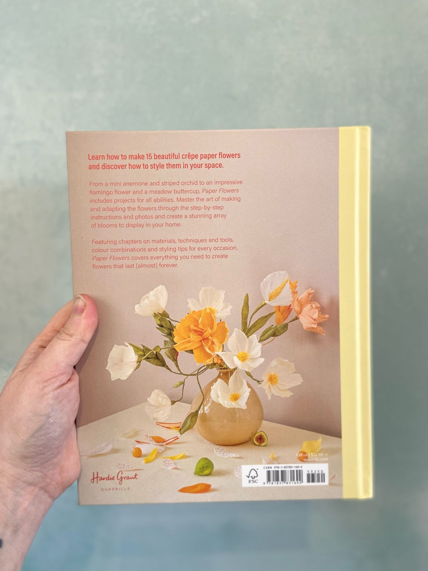 Paper Flowers: 15 Stylish Projects to Make Your Own