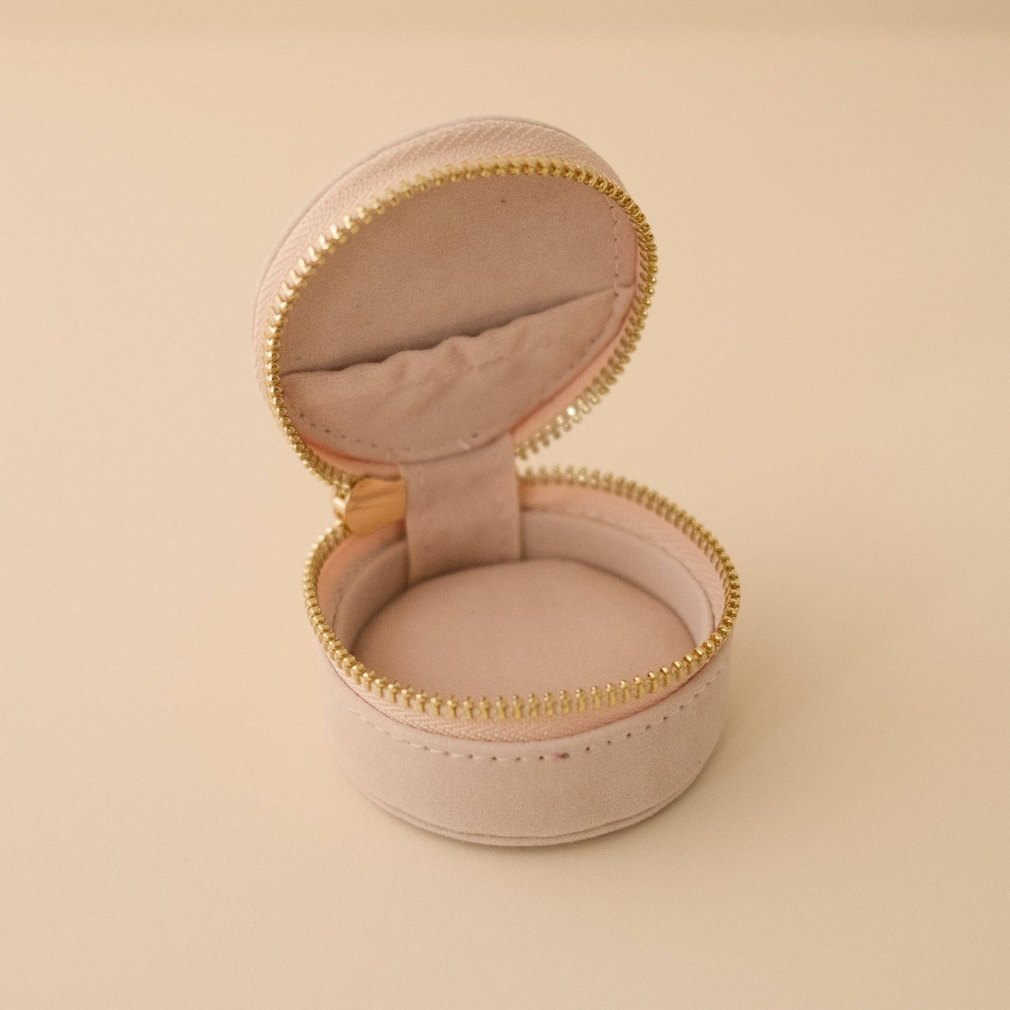 Mini Travel Jewellery Case - Cream Shell