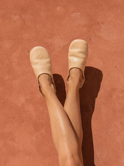 Moroccan Babouche Slippers, Chalk
