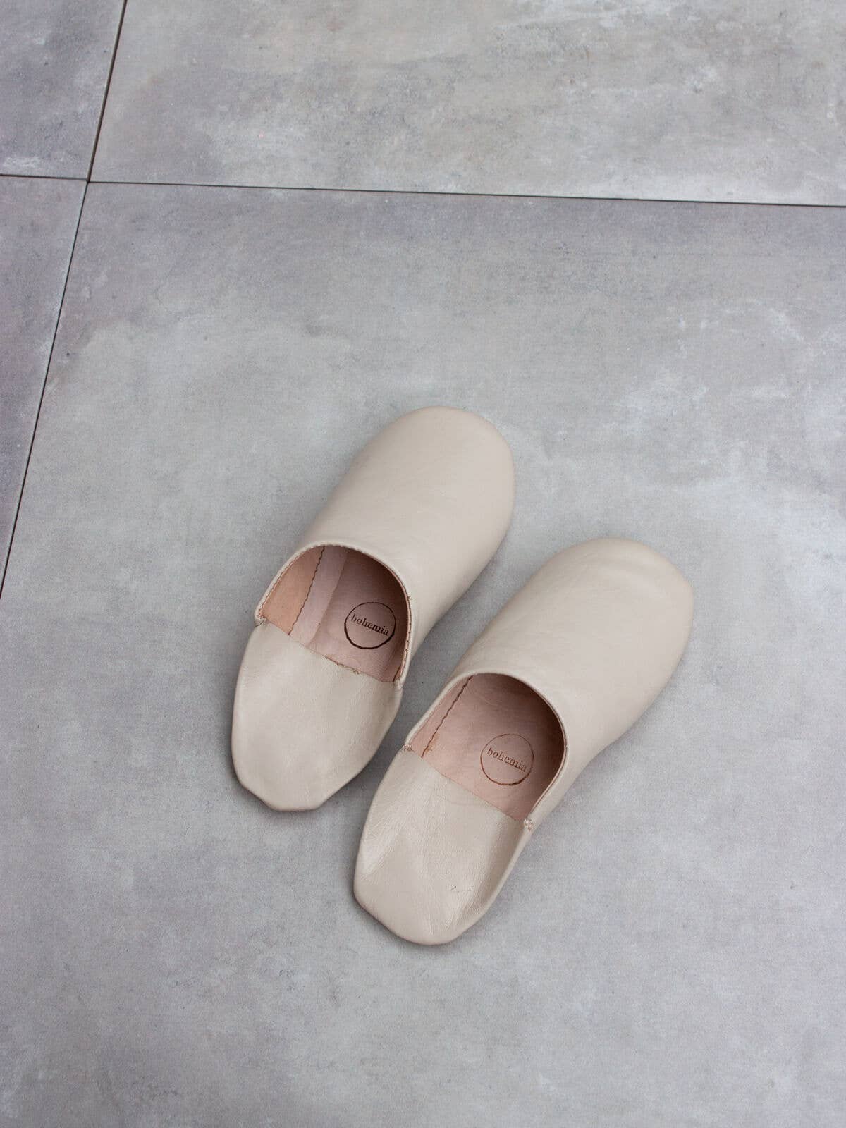 Moroccan Babouche Slippers, Chalk