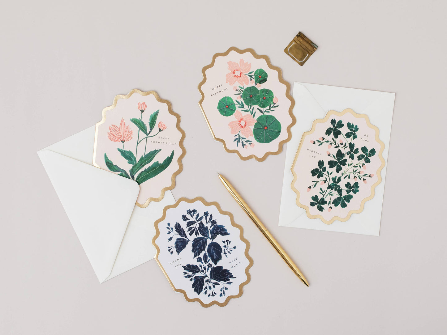 Happy Mothers Day Scallop Die Cut Card