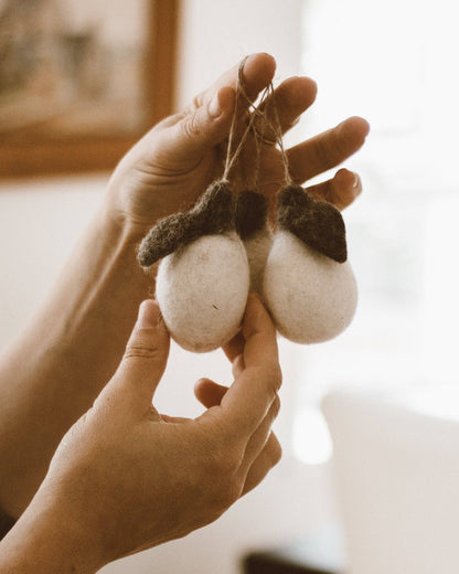 Set of 6 Handmade Felted Little White Pears