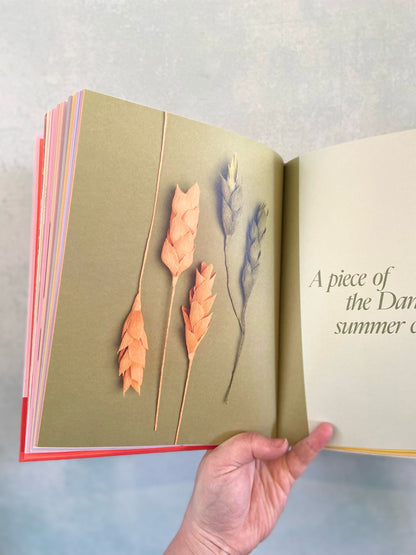 Paper Flowers: 15 Stylish Projects to Make Your Own