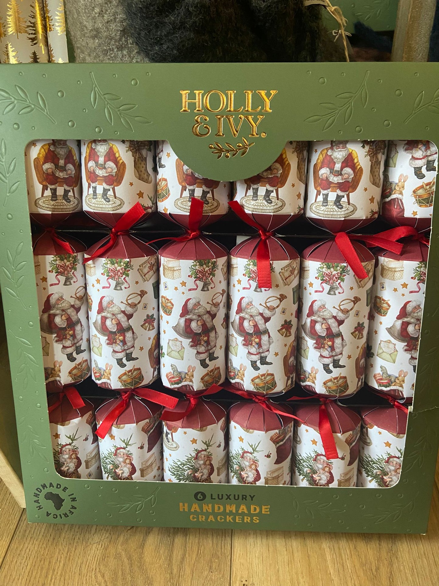 Holly & Ivy Luxury Christmas Crackers 6 pack