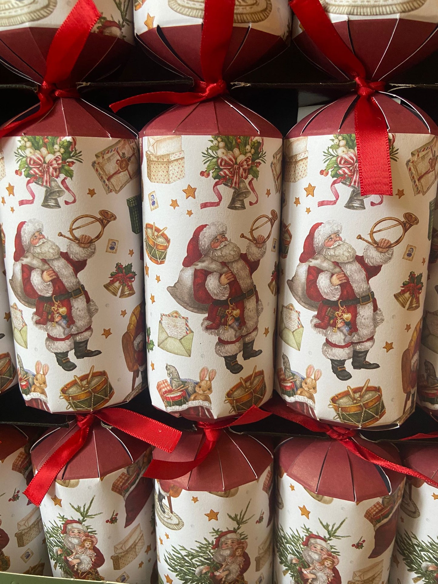 Holly & Ivy Luxury Christmas Crackers 6 pack