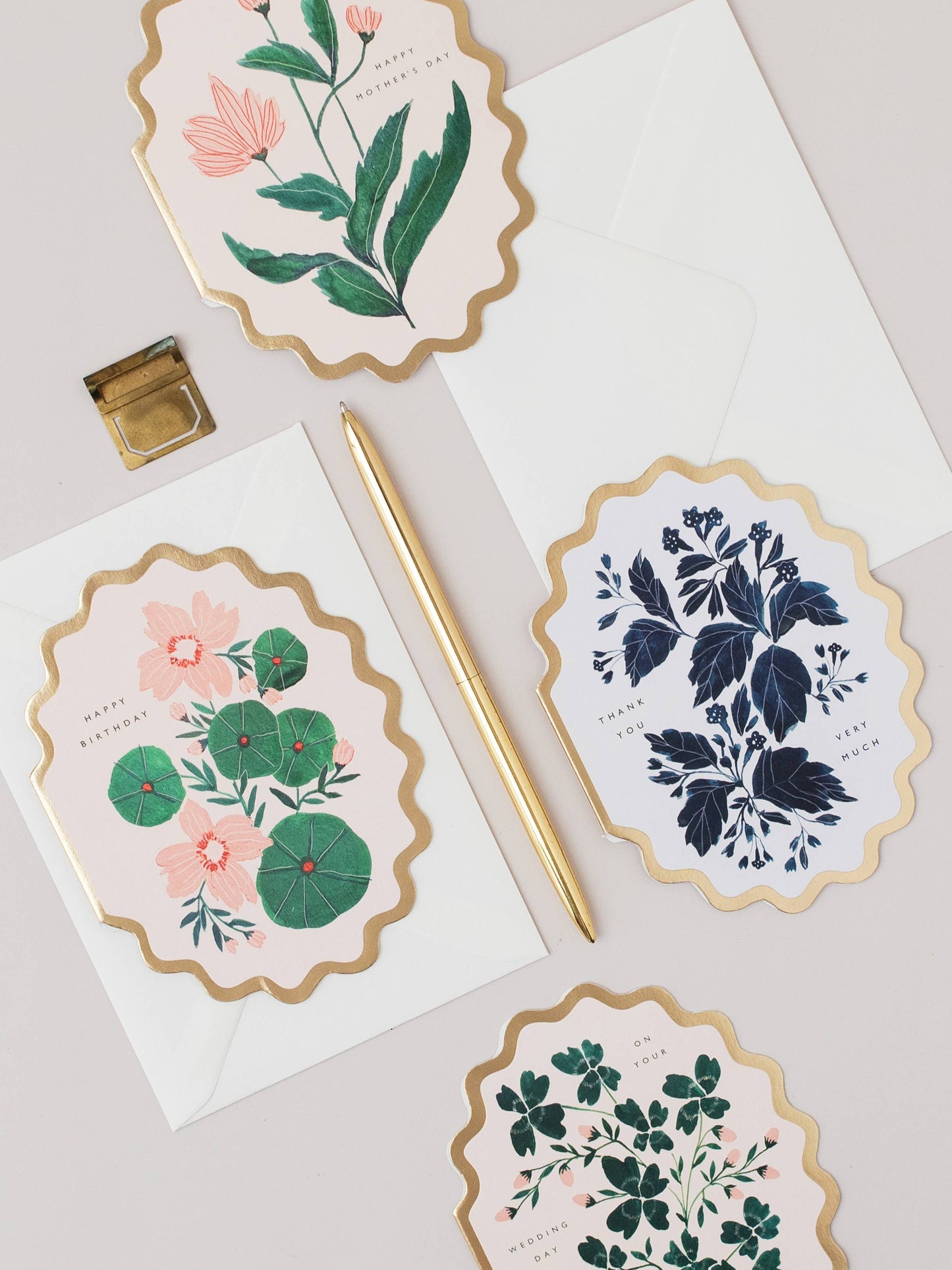 Happy Mothers Day Scallop Die Cut Card