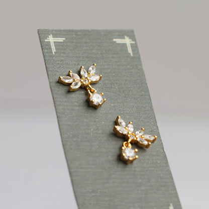 Oak Leaf Zirconia Jewells Japanese Stud Earrings